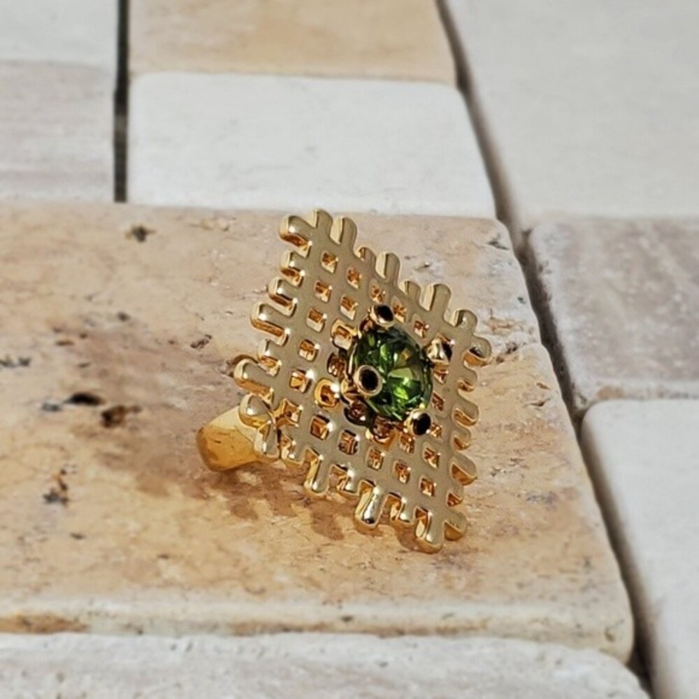 18K Gold Plated Green CZ Crystals Ring Size 7